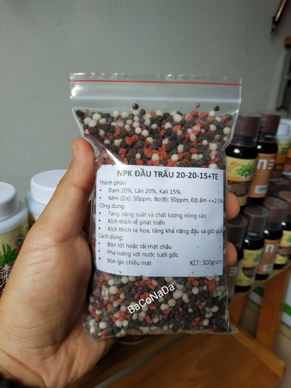 Phân NPK 20-20-15 +TE Đầu Trâu (300gram)
