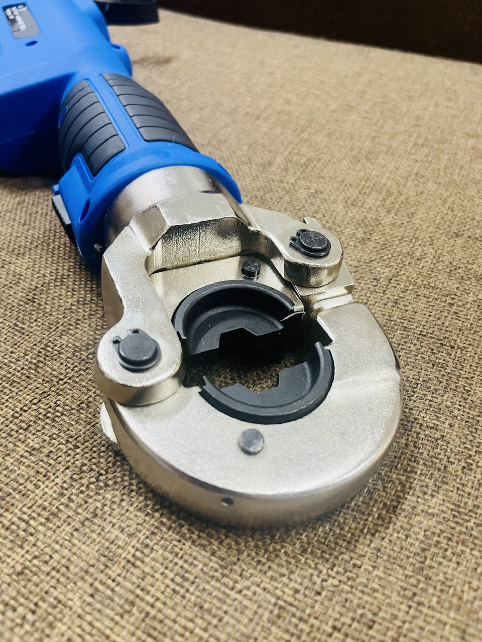 Máy ép cos thuỷ lực dùng pin cao cấp BS-300