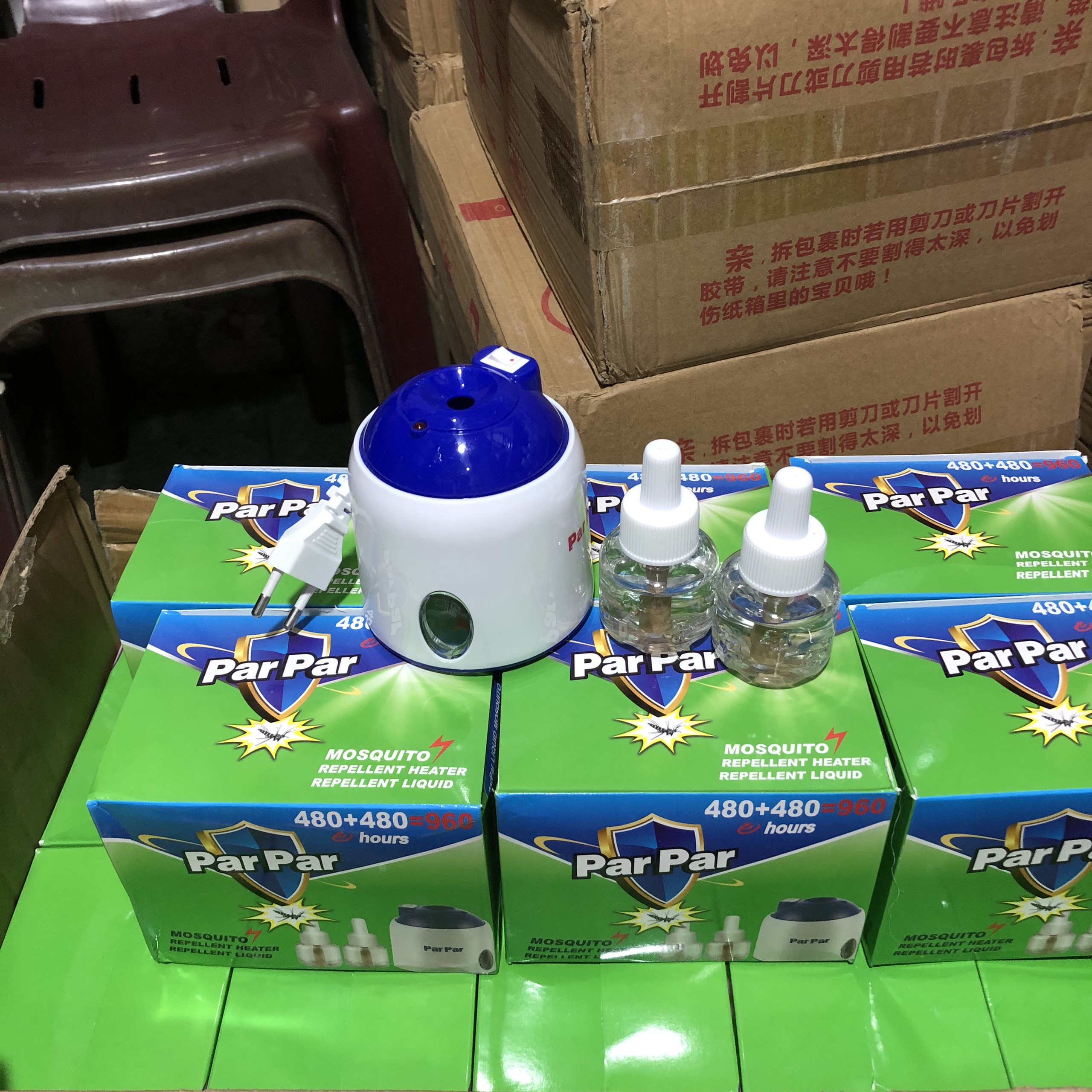 Máy Xông Tinh Dầu Đuổi Muỗi Par Par 960 Giờ - (1 Máy và 2 Chai Tinh Dầu 480h)