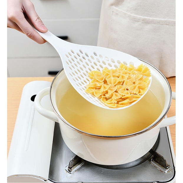 Muôi nhựa thủng vớt đồ ăn lẩu