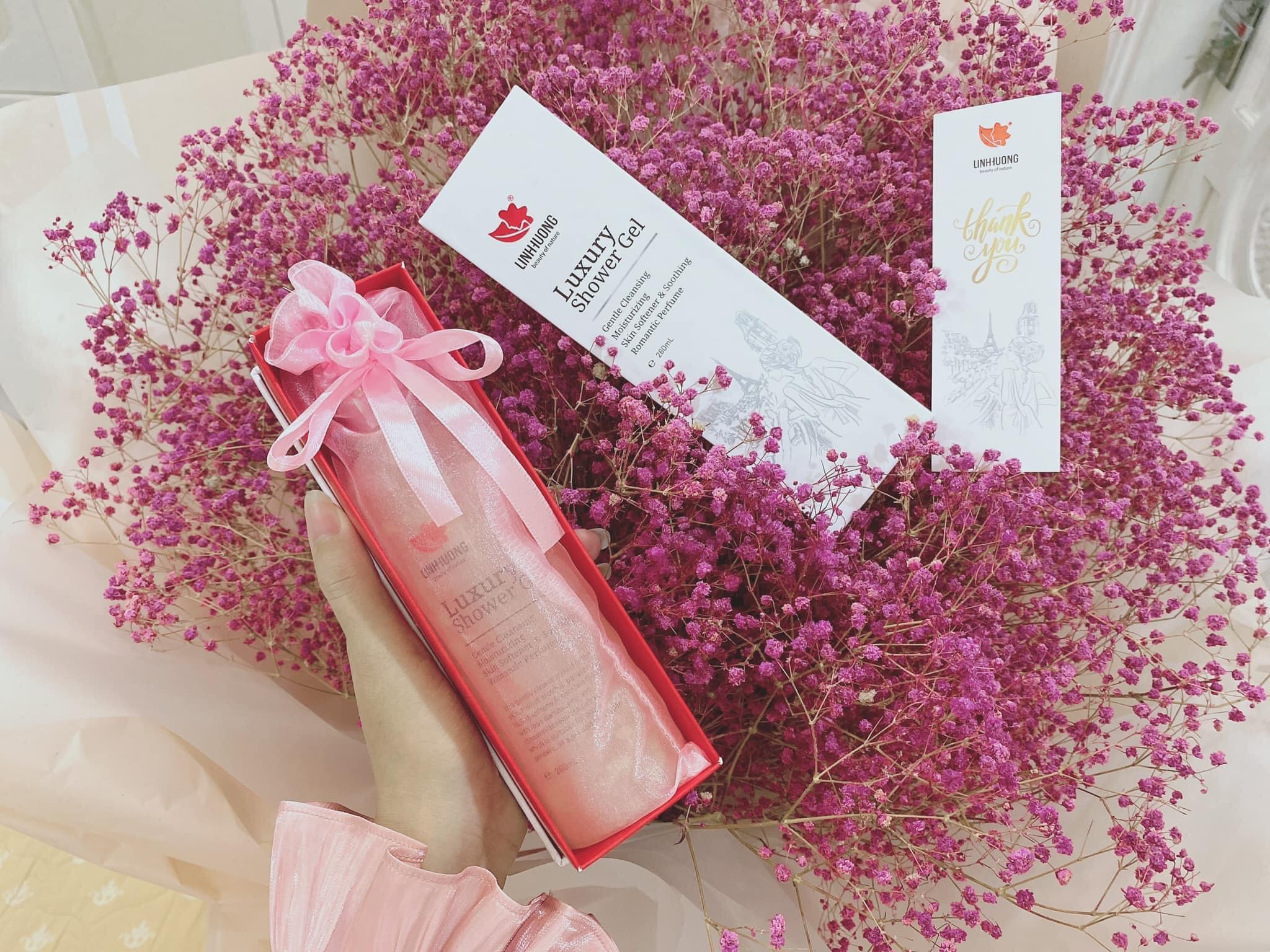 [Chính Hãng] sữa tắm hấp trắng cánh hoa linh hương