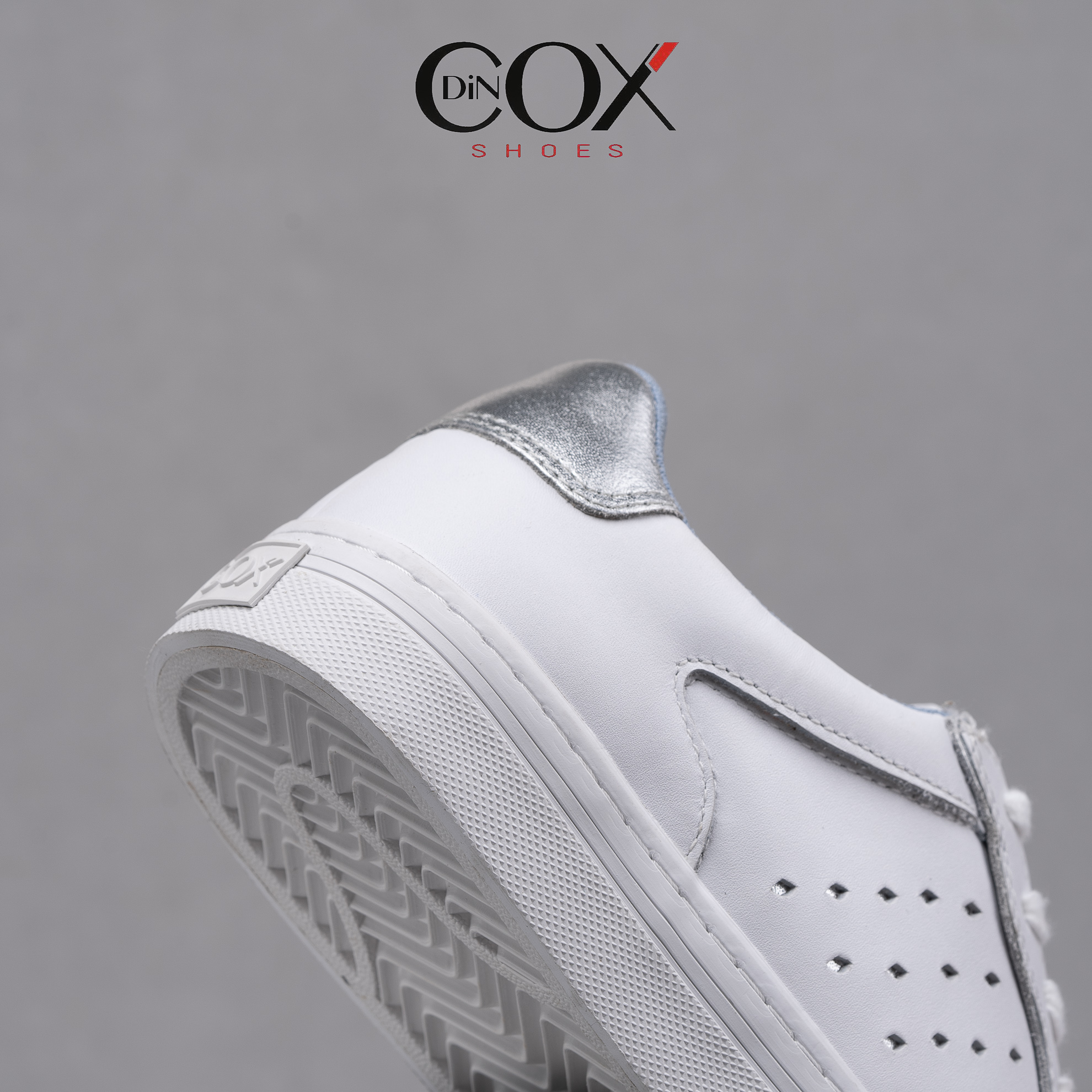 Giày Sneaker Da Bò Thật Nữ DINCOX E03 White Silver Sang Trọng