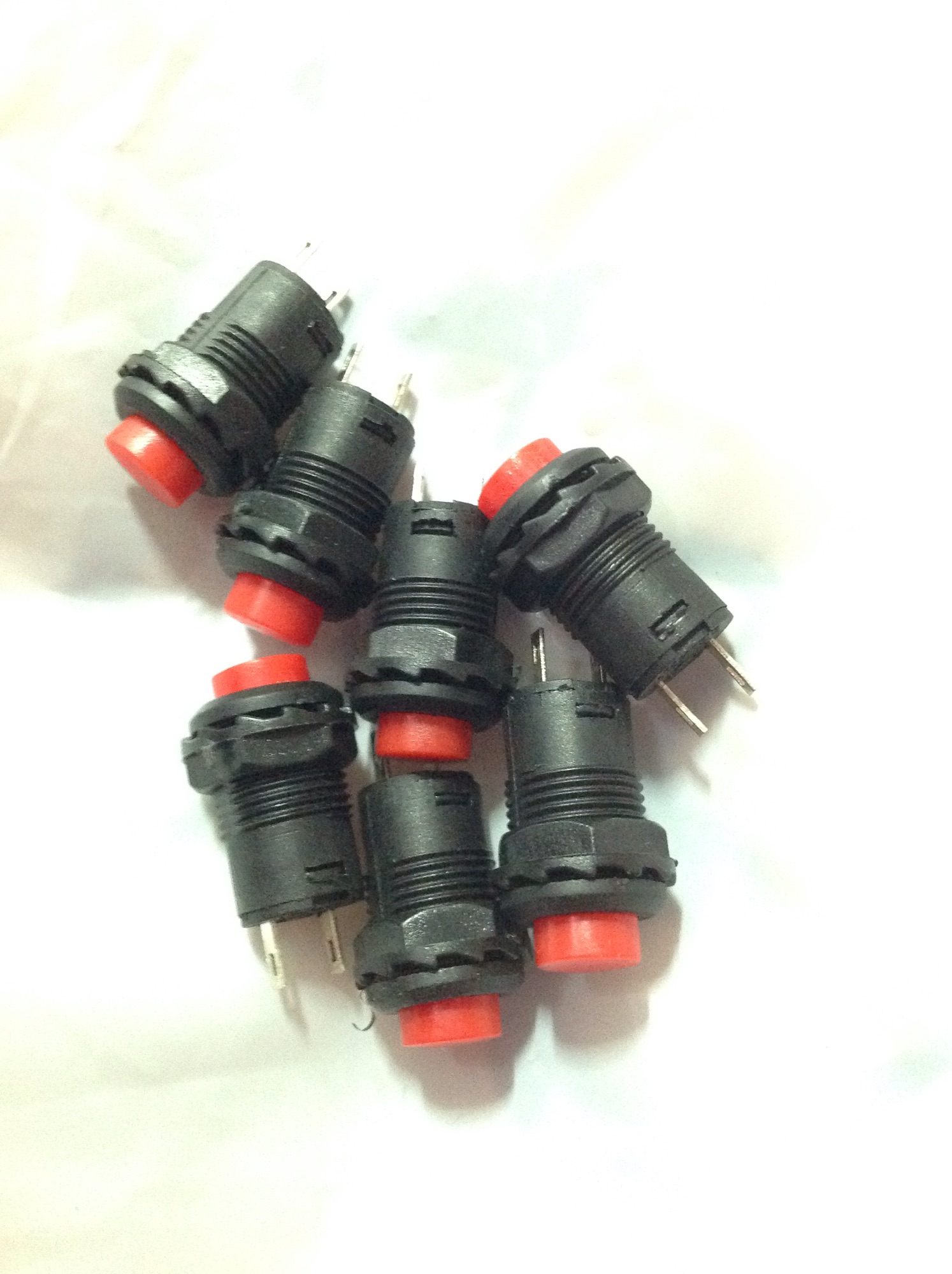 10 công tắc nhấn giữ