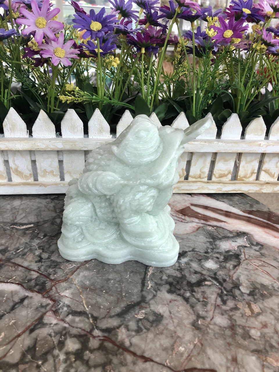 Tượng Cóc Ba Chân, Cóc Ngậm Tiền, Thiềm Thừ phong thủy chiêu tài lộc đá cẩm thạch trắng xanh - Dài 7cm và 10cm