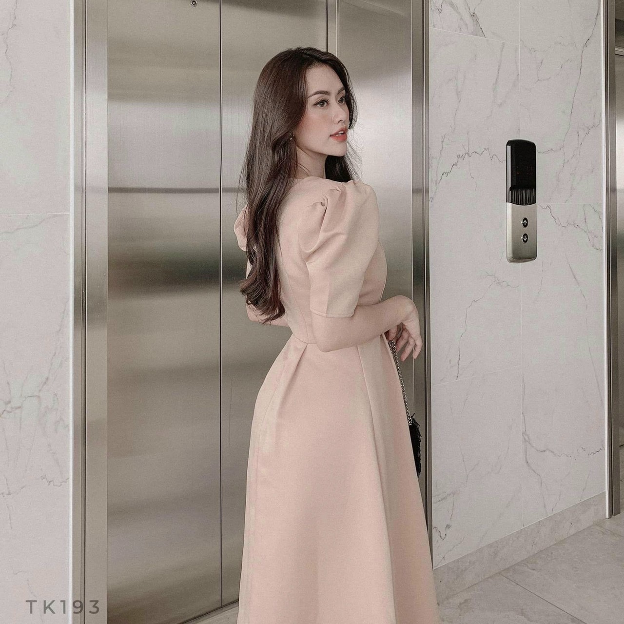 Đầm cổ V form dài 4 màu