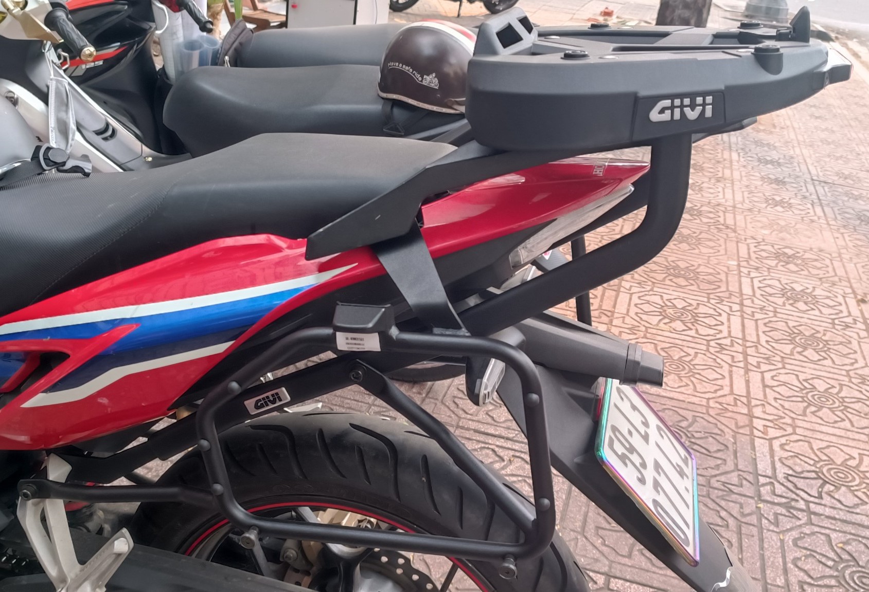 Baga hông SBL - WINNER150 / X - Chính hãng Givi
