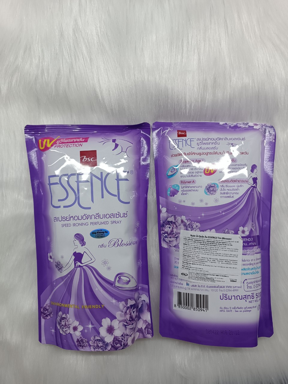 [HCM]Xịt ủi Essence Túi (bịch) 500ml (hàng nhập khẩu)
