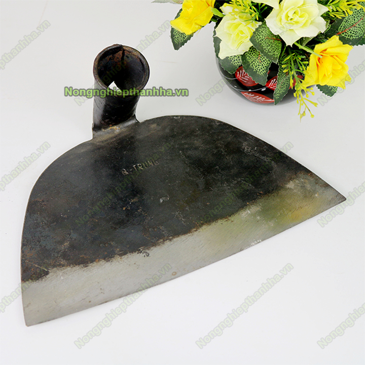 Cuốc xới gốc làm cỏ loại vừa - D103