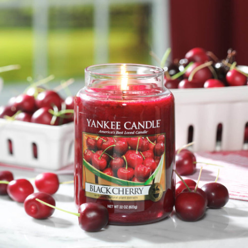 Hũ nến thơm Black Cherry Yankee Candle YAN8255 (Size L 623g)