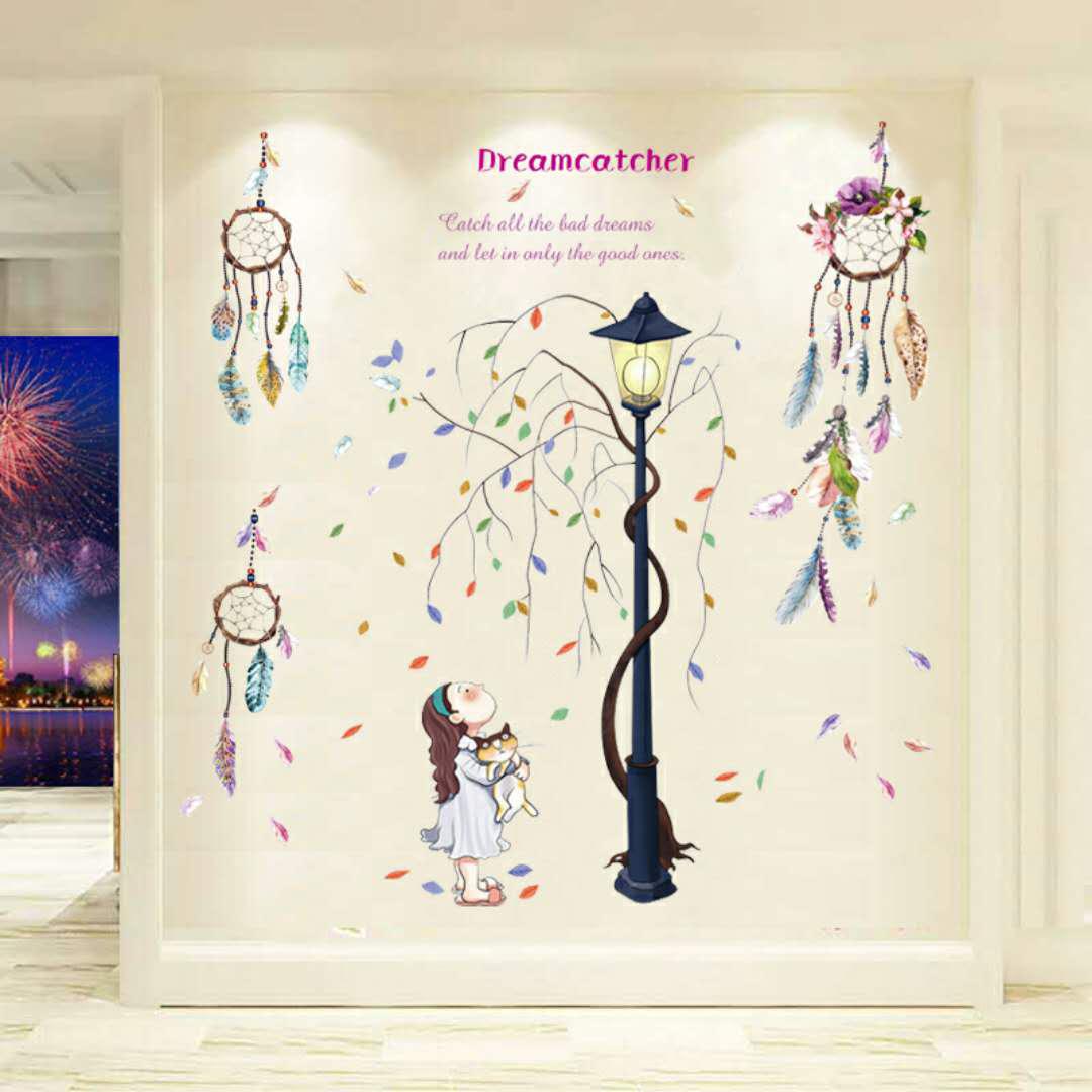 Decal dán tường Cột đèn cỏ hoa và vòng bắt giấc mơ