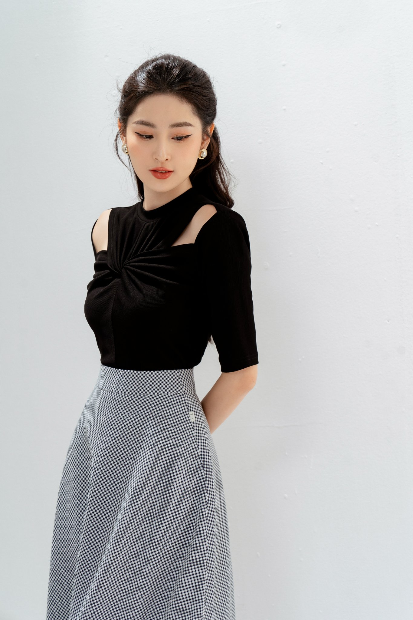 Áo len tăm xoắn ngực TIINSTORE ADN363