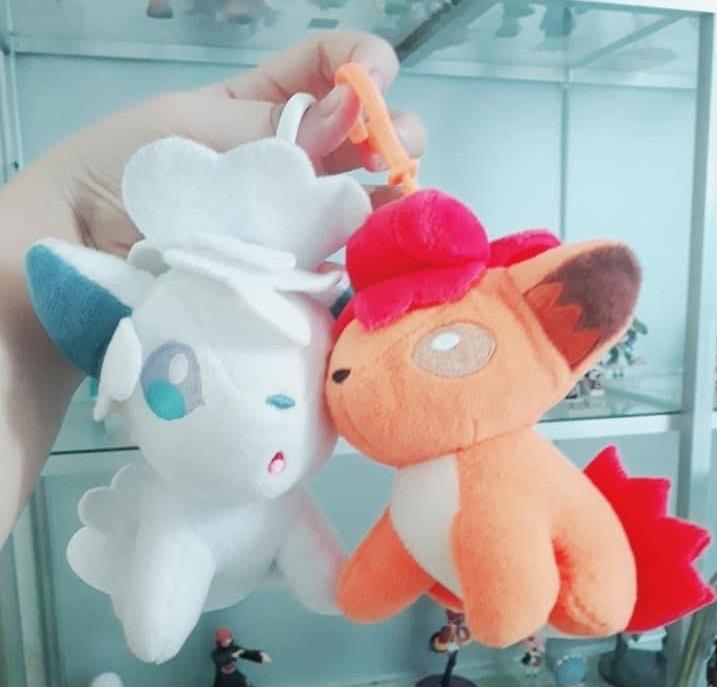 Móc khóa thú bông Pokemon - Chồn 6 đuôi Vulpix trắng dễ thương