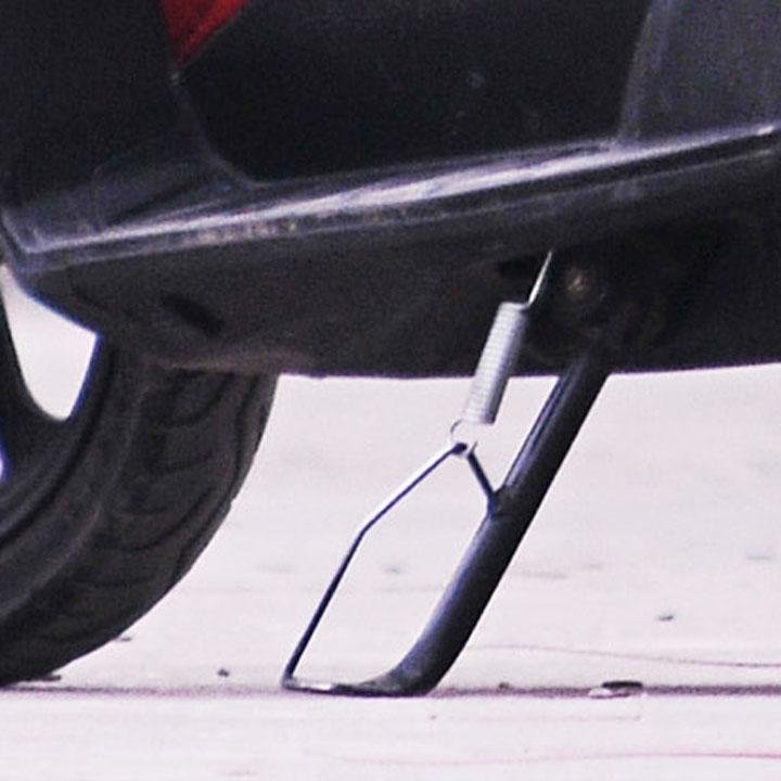 Chân chống nghiêng xe Airblade đời đầu có điện