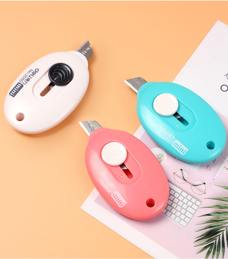 Dao rọc giấy mini Deli - M10004
