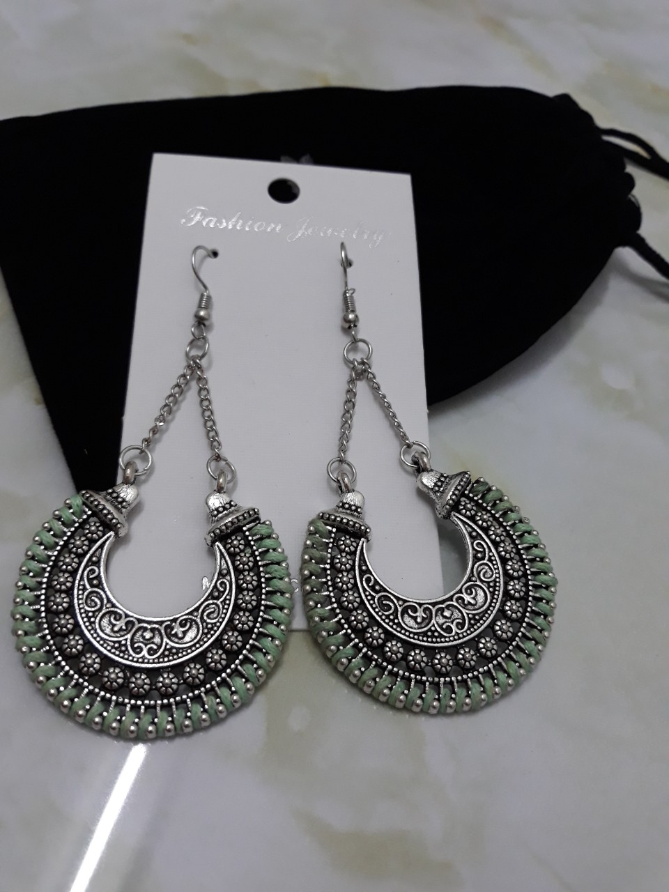 Khuyên tai phong cách thời trang cổ điển boho
