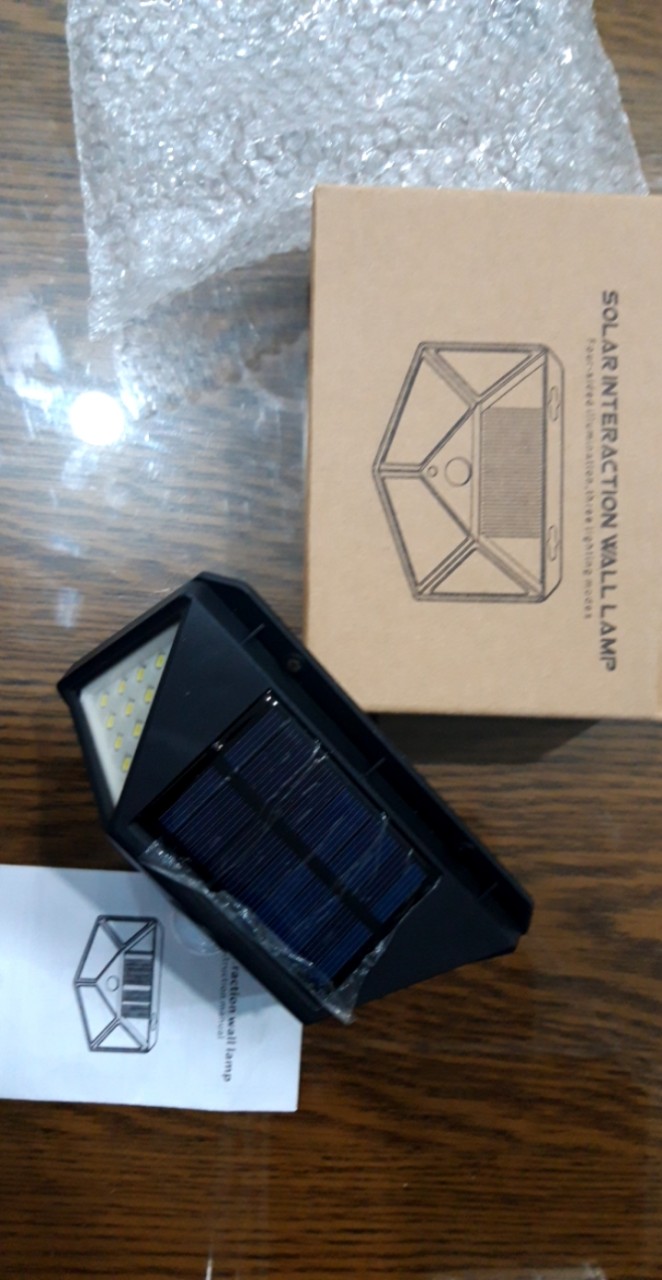 Đèn năng lượng mặt trời Solar 100 LED 3 chế độ sáng (Đen)