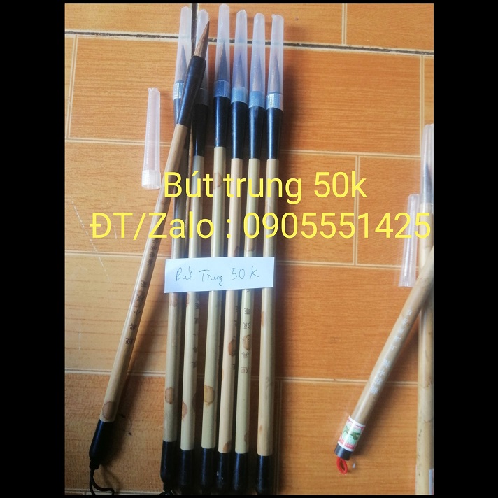 1 Bút lông viết Thư pháp cỡ Trung.