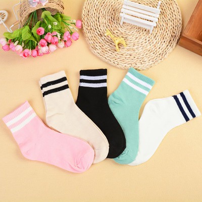 Bộ 5 đôi tất vớ cao cổ có hình trái tim