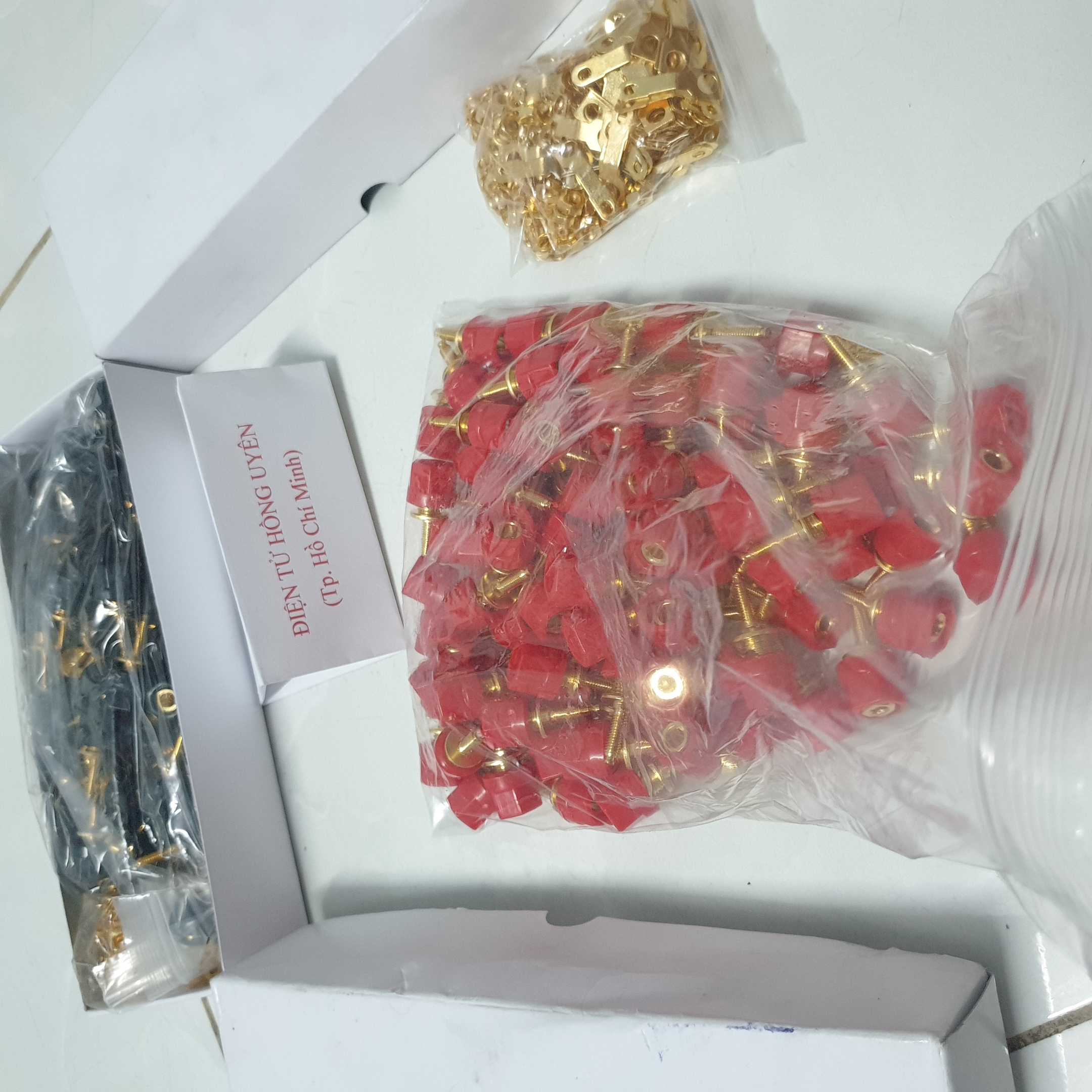 10 chiếc Cọc loa (đỏ + đen). Cọc loa (chân dài). Cọc nối dây loa, amply