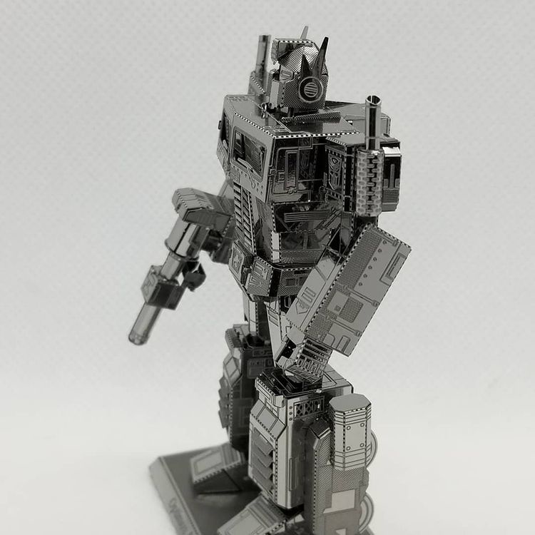 Mô Hình 3D Kim Loại Transformers Robot Optimus Prime Phe Autobot (chưa ráp)