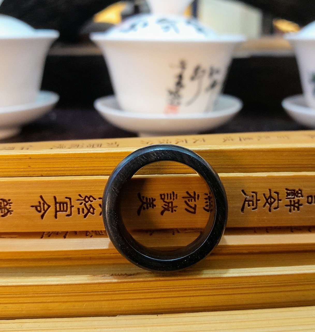 nhẫn gỗ tử đàn đen ( vương mộc tử đàn )