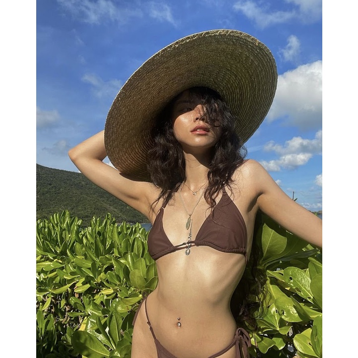Bikini lọt khe (Epis)
