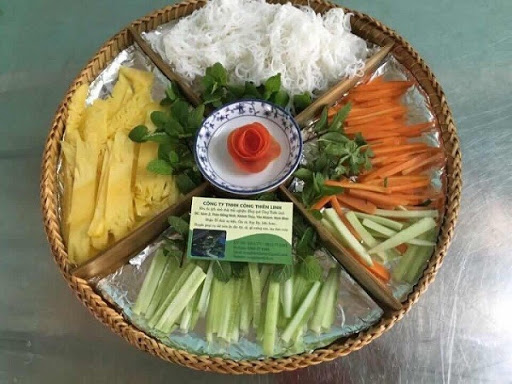 Mẹt tre chia ngăn đựng combo lẩu an toàn cho sức khỏe size 35cm