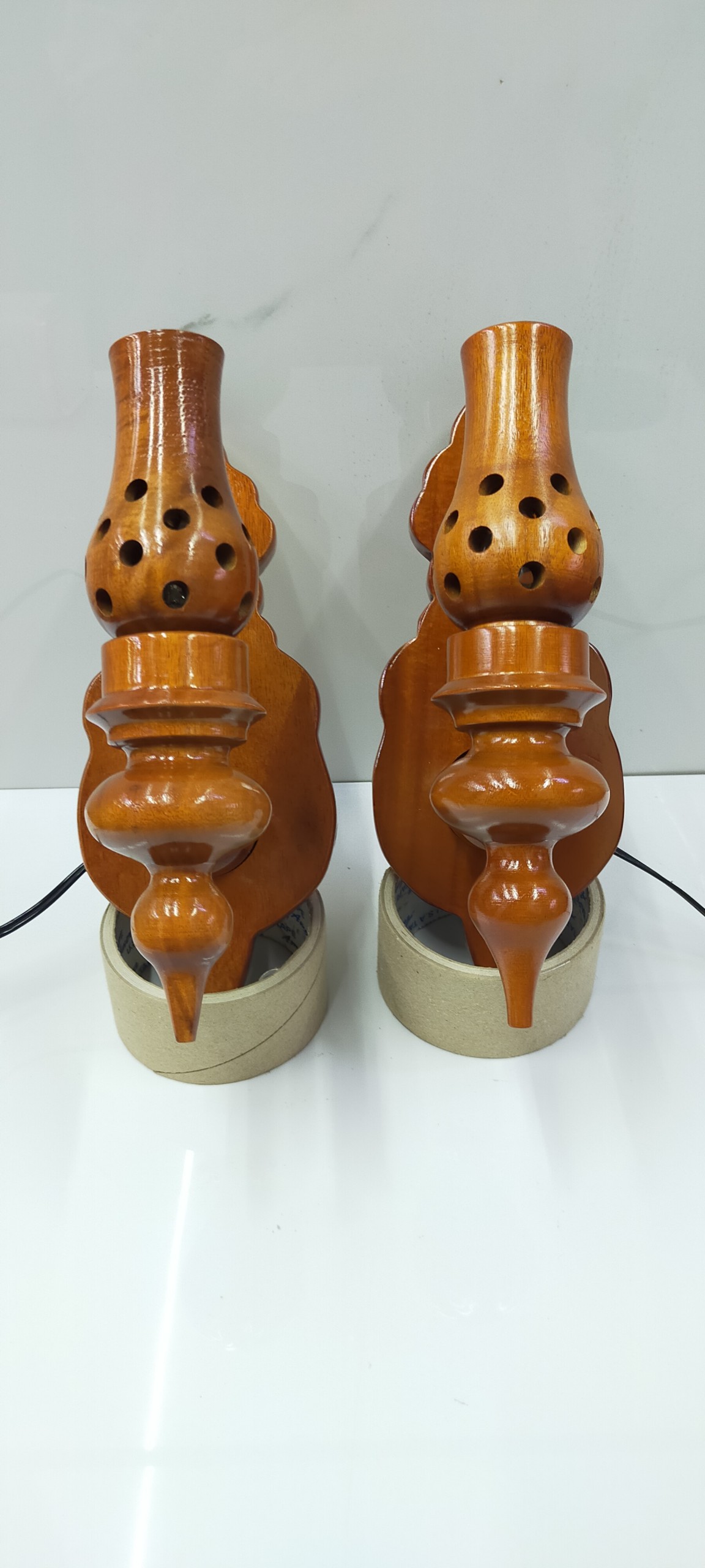 Đèn gỗ tràm ốp tường 22cm ( kèm bóng đèn)