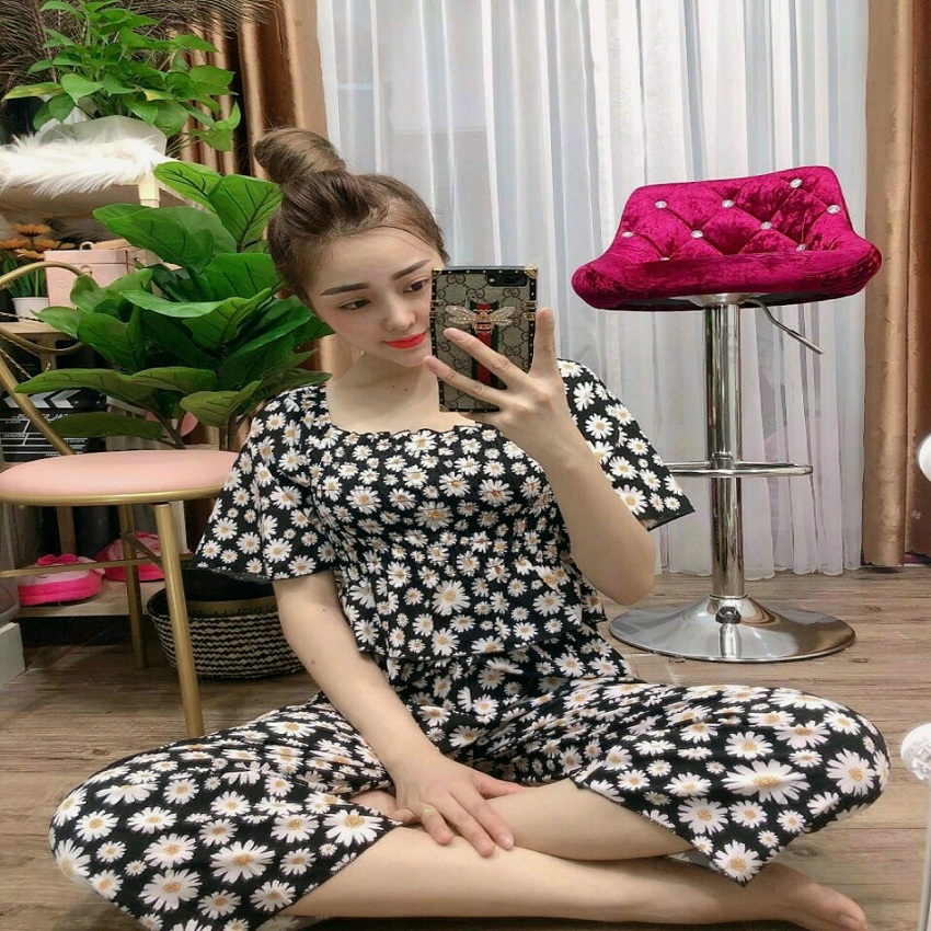 {LỤA HÀN] Set bộ mặc nhà nhún eo tay lỡ quần ống rộng Đồ bộ nữ dễ thương- Bộ pijama mặc nhà vải lụa hàn mềm mịn từ 44kg đén 58kg-Bộ mặc nhà họa tiết cúc họa mi xinh xắn Mộc shop