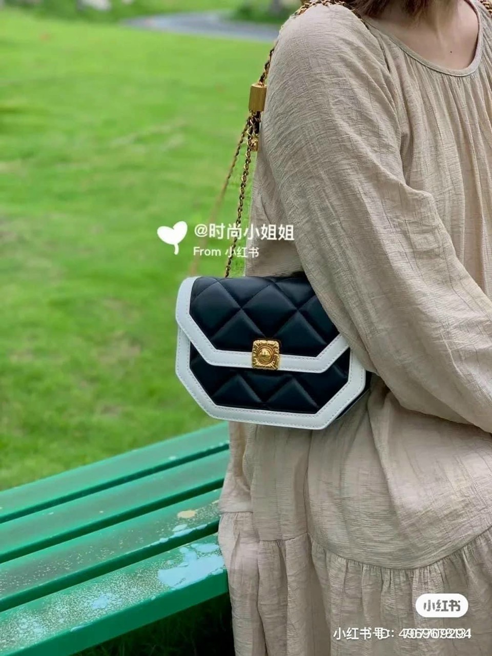 Túi đeo chéo nữ 𝗖𝗞𝟮-𝟮𝟬𝟲𝟳𝟭𝟰𝟬𝟲 Size :20cm*6,5cm*14cm