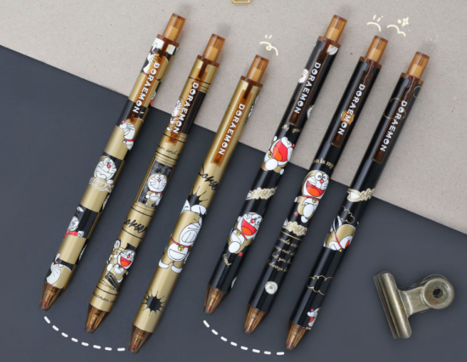 Bút bi Doramon mực đen ngòi 0.5mm
