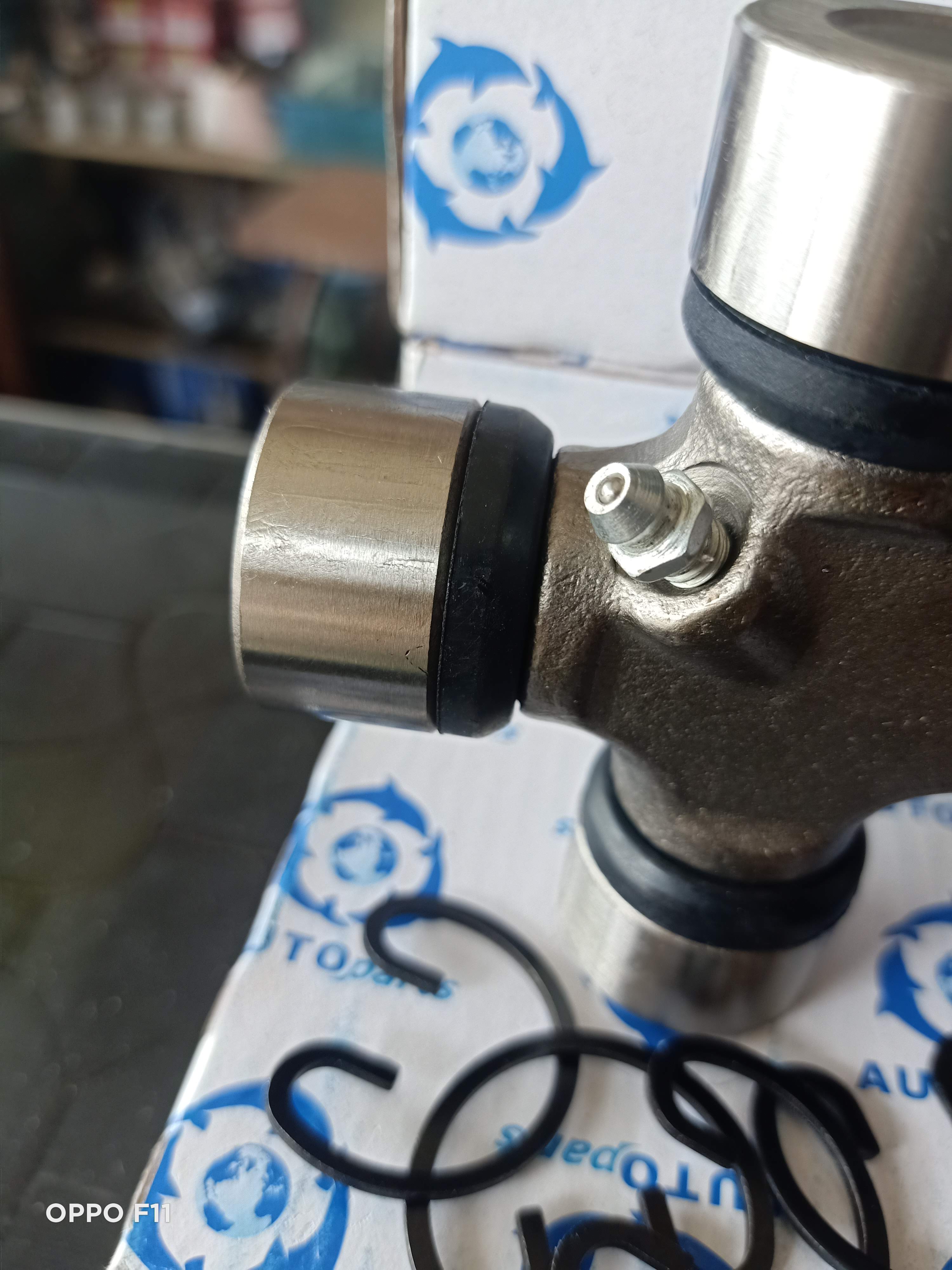 Chữ Thập Láp(Bi Cát Đăng)Xe FORD TRANSIT 2003 - 2018 Lớn(Chén 30mm Dài 92mm)