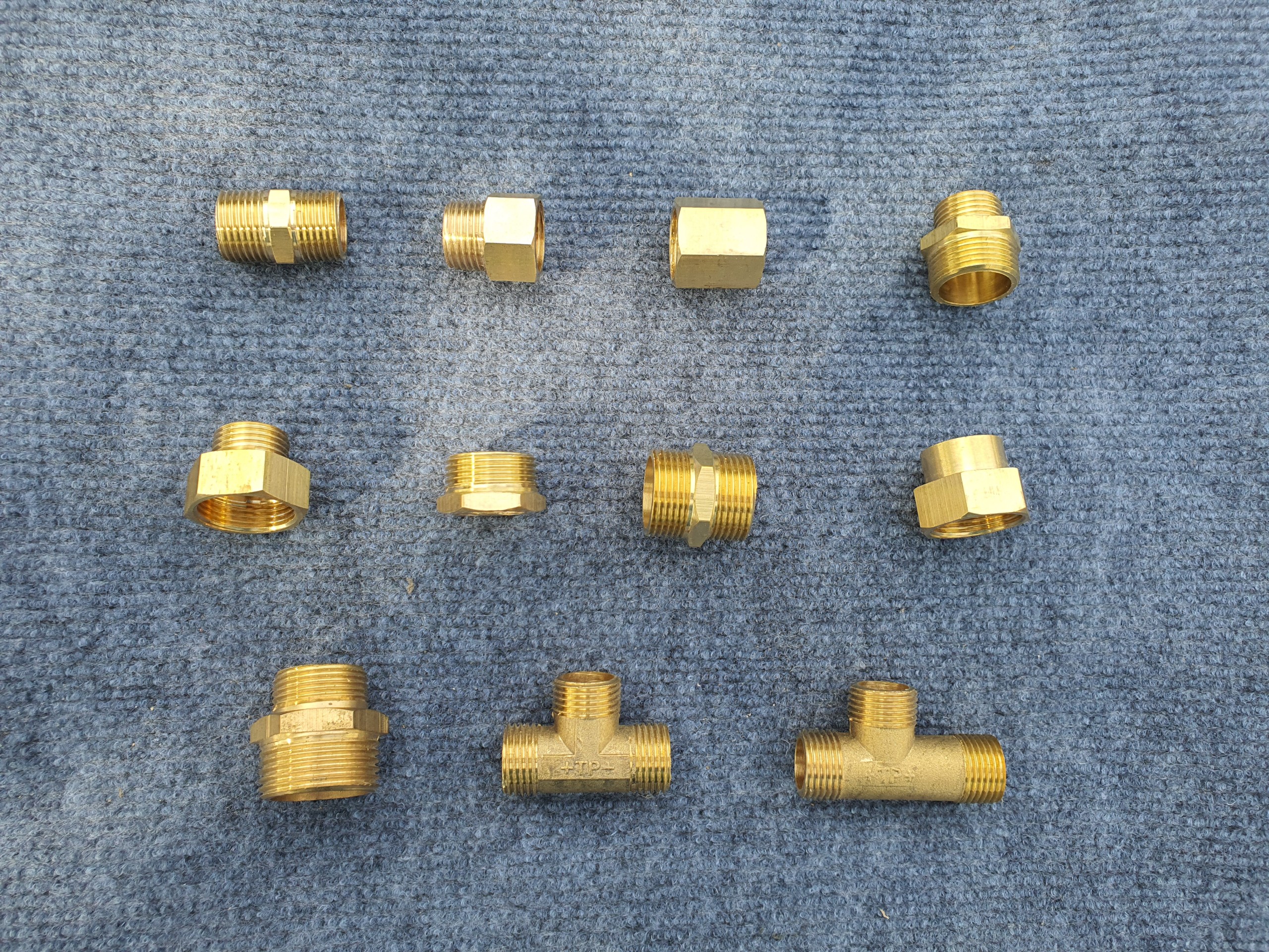 Visenta Brass Internal and External Threaded Connectors with 21 and 27 Threaded Styles