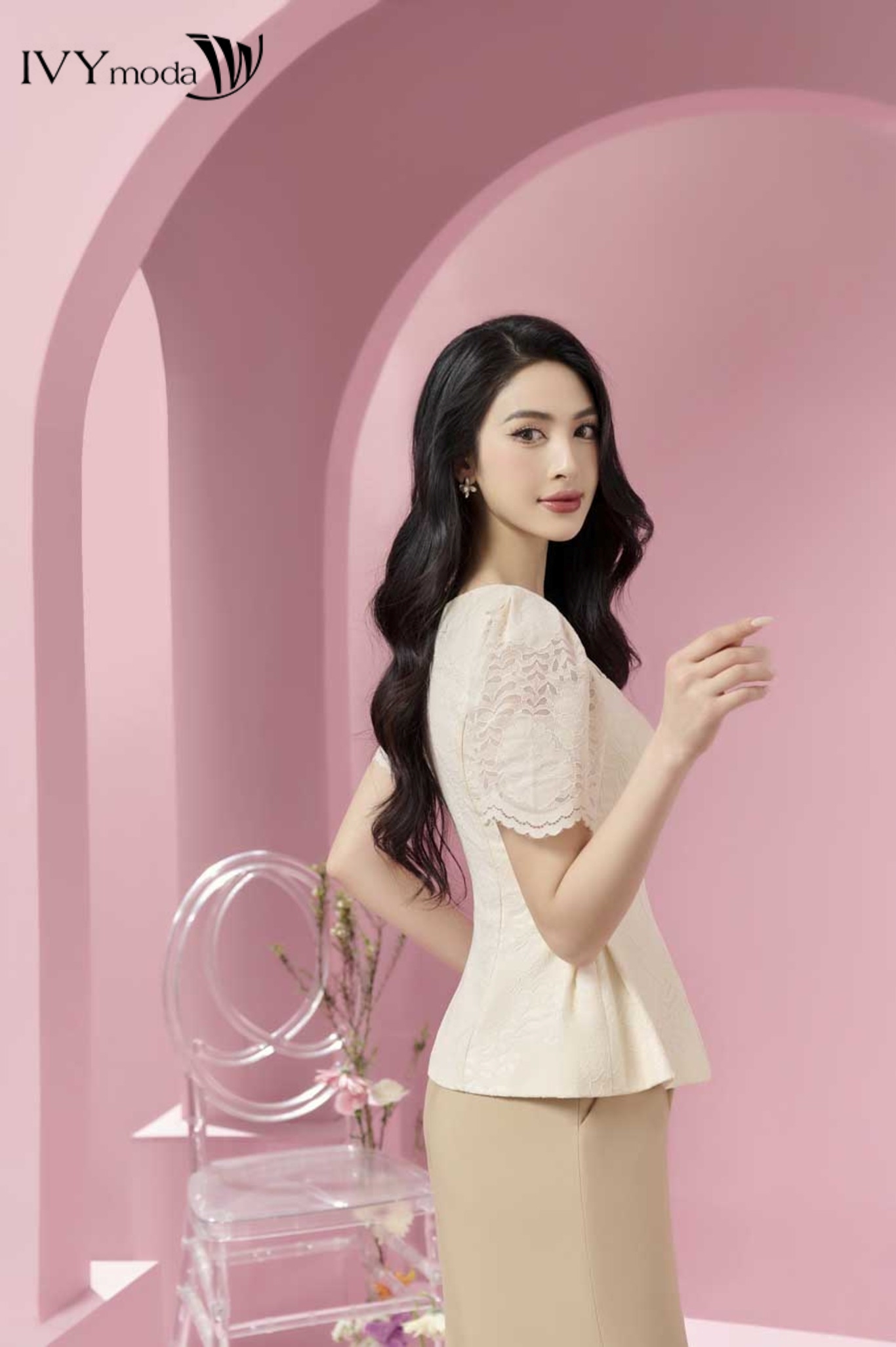 Áo peplum phối ren IVY moda MS 16M8305