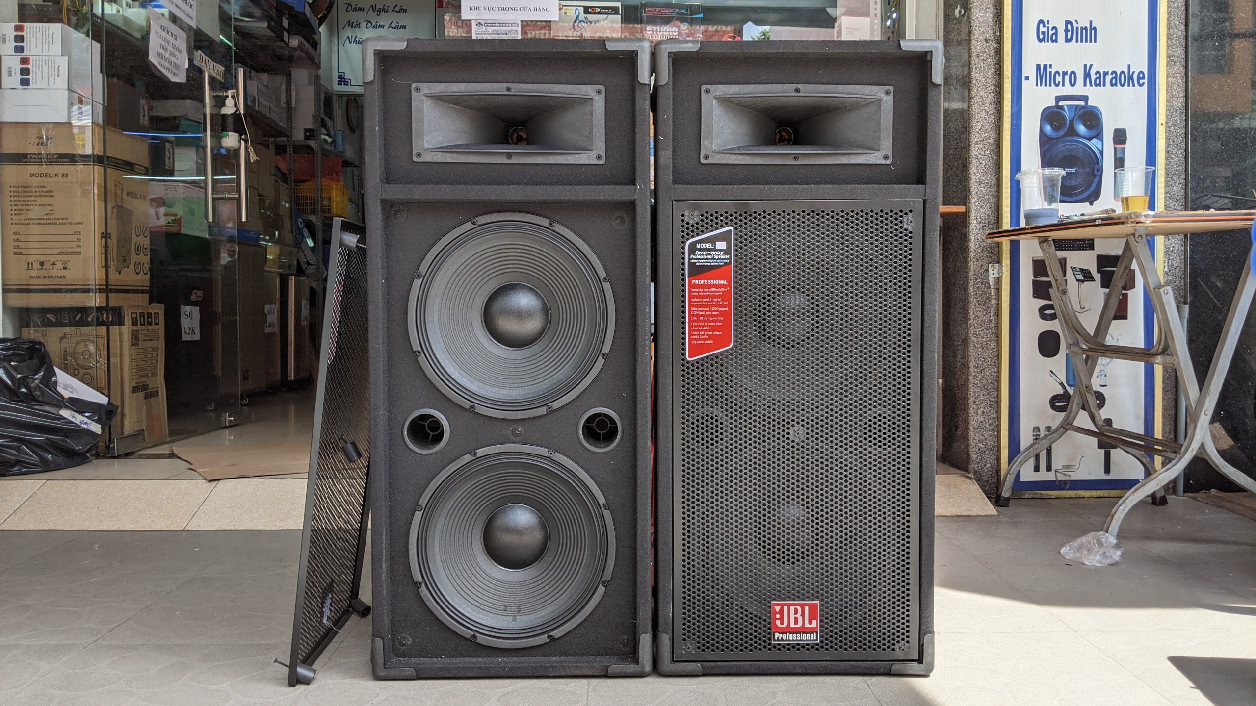 [HÀNG HỎT] Combo 2 Loa JBL 3 tấc đôi - phù hợp với sân khấu, hội trường...âm thanh sống động bass cực căng. Loa karaoke 3 tấc JBL vỏ thùng sơn - Karaoke gia đình công suất lớn, âm thanh sống động sắc nét. . Bảo hành 12 tháng