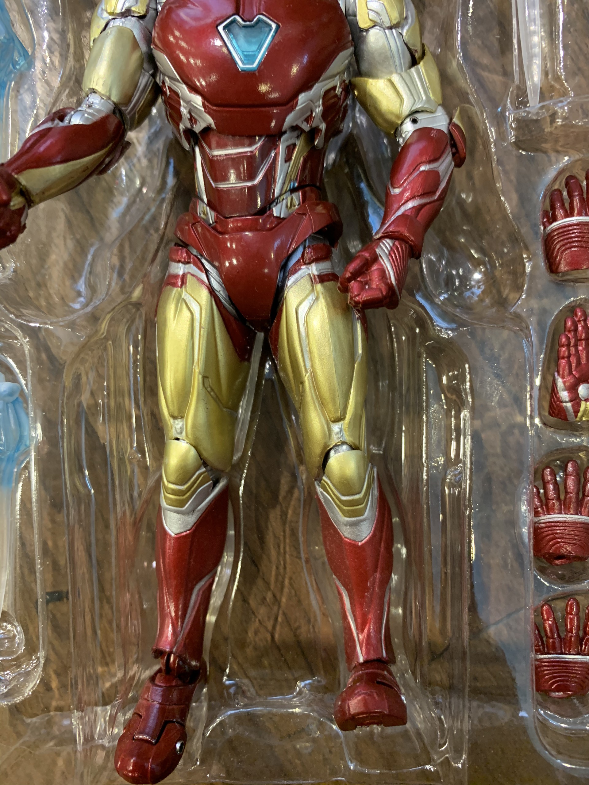 Mô hình nhân vật hành động khớp nối SHF Avengers K85 Iron Man hành động