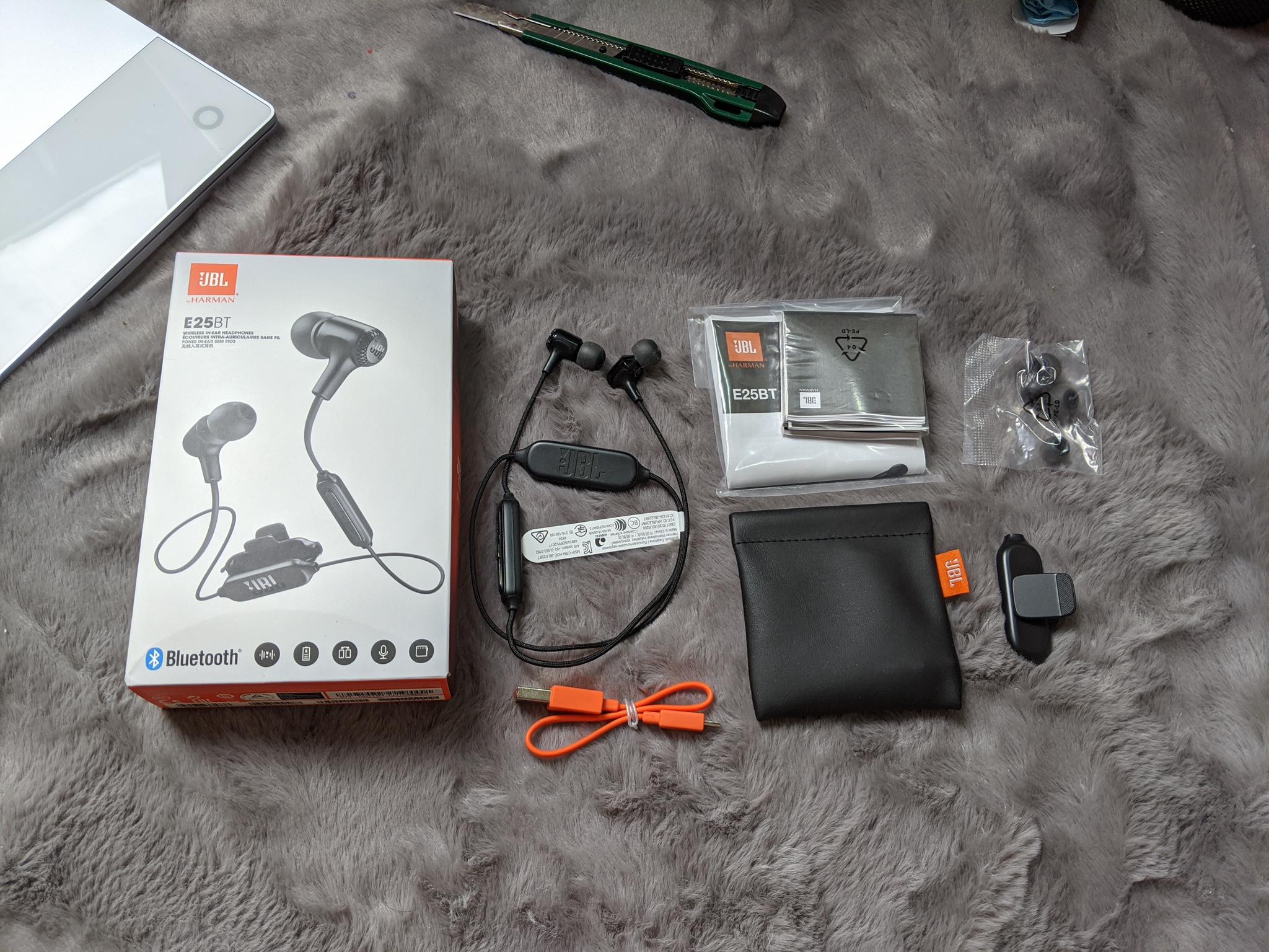 Tai nghe bluetooth JBL E25BT Chính Hãng