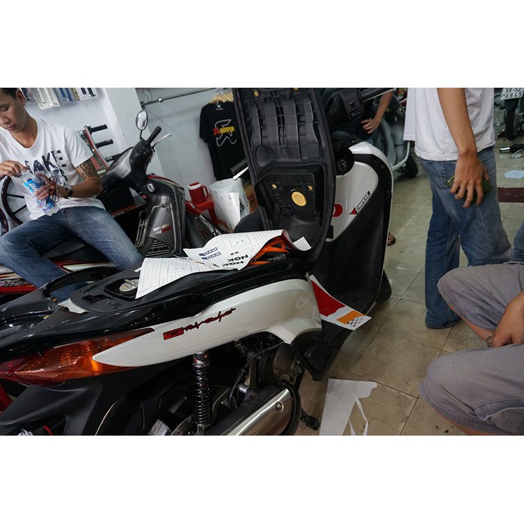TEM PHUỘC TEM SƯỜN ( RIZOMA TRD PERFORMANTE) DÁN MỌI LOẠI XE ( GIÁ 1 ĐÔI)
