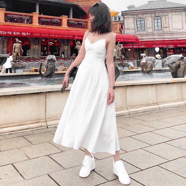 Maxi trắng 2 dây cúp ngực