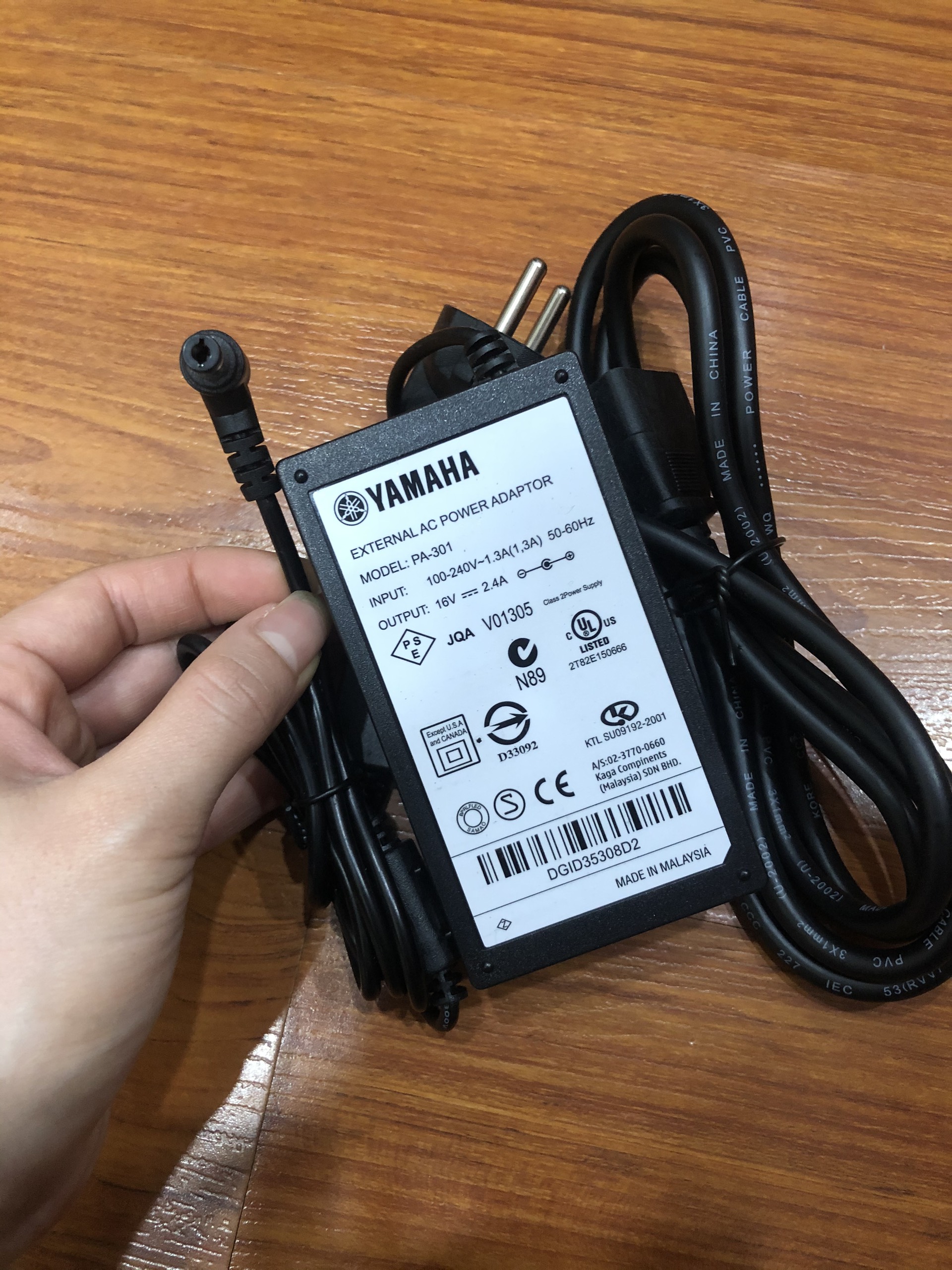 DC 16v 2.4A dây nguồn cho đàn yamaha PSR-S950