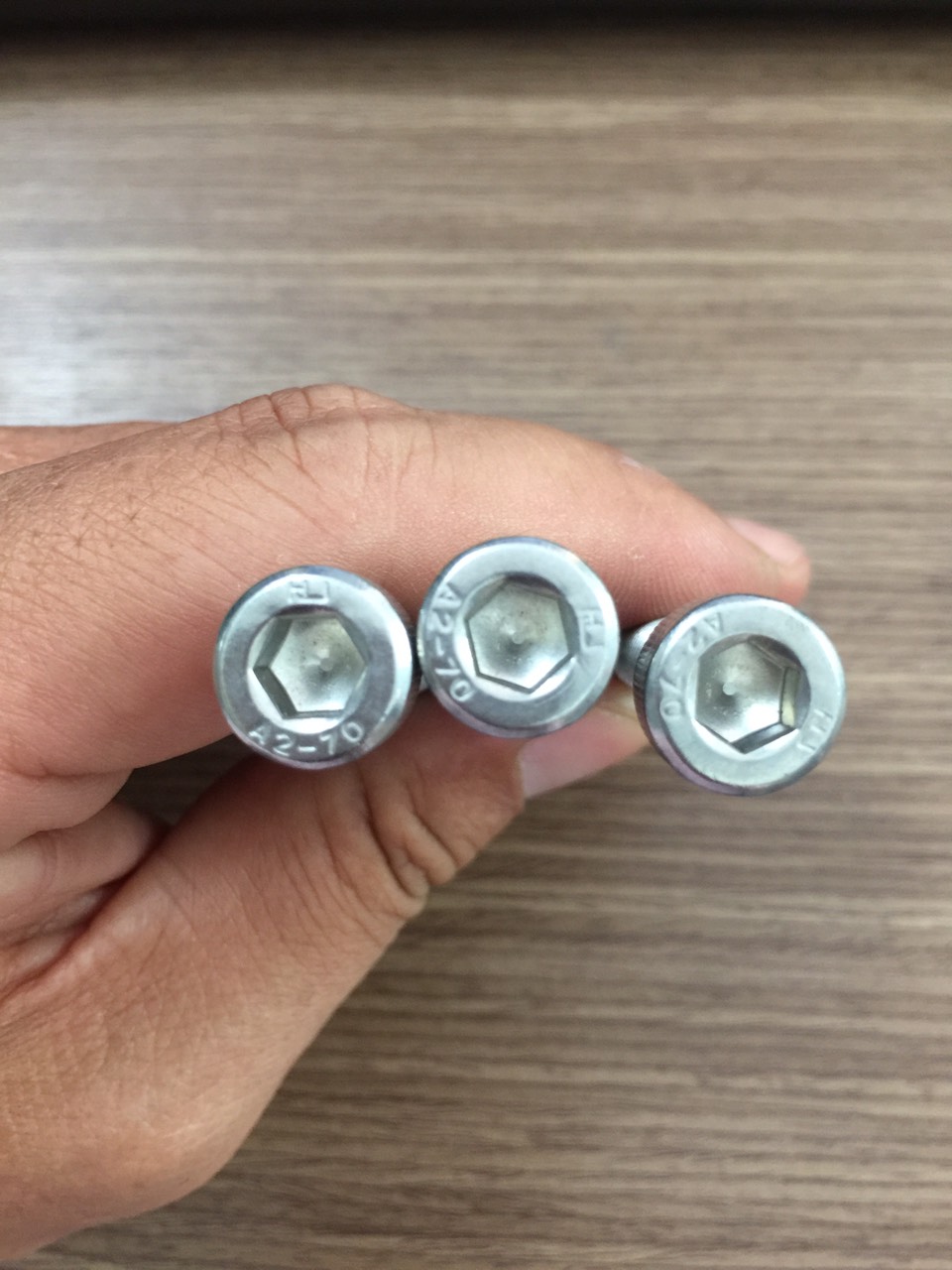 1 bịch 10 con lục giác inox 304 m8x100mm me hoàng khang