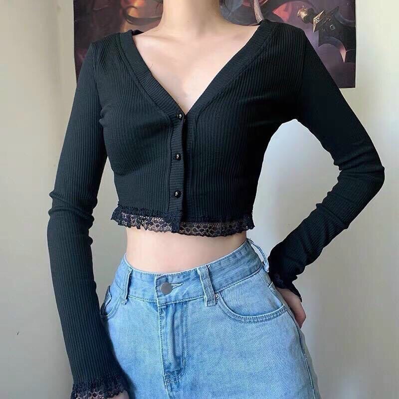 Áo croptop kiểu cổ V tay dài phối ren