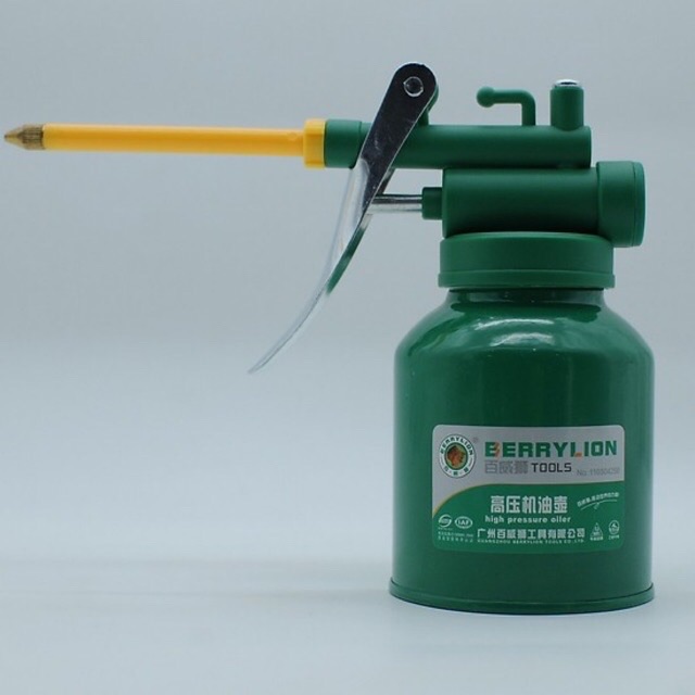 Bình xịt dầu nhớt sắt nhỏ 250 sư tử