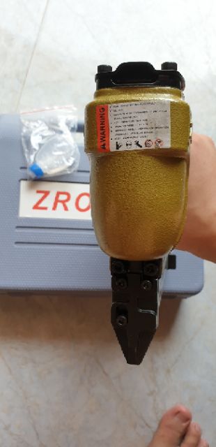 Máy Bắn Đinh Zro F30A ( chống tắc đinh )