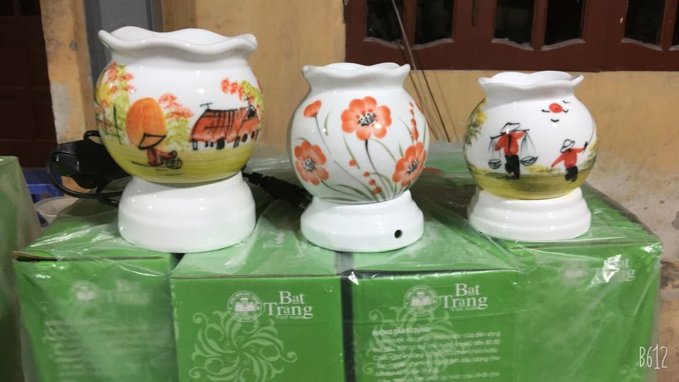 Đèn Xông Tinh Dầu Sứ Thấu Quang (Mẫu Ngẫu Nhiên)