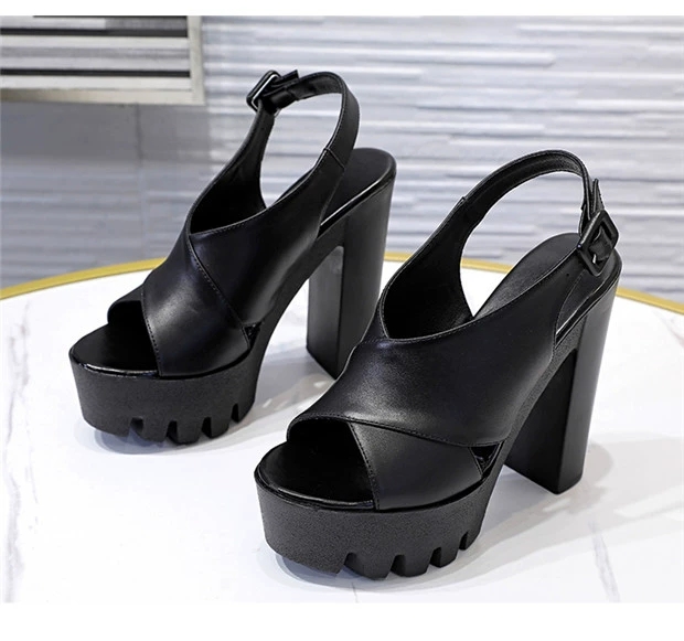 Sandal cao gót quai chéo 12p