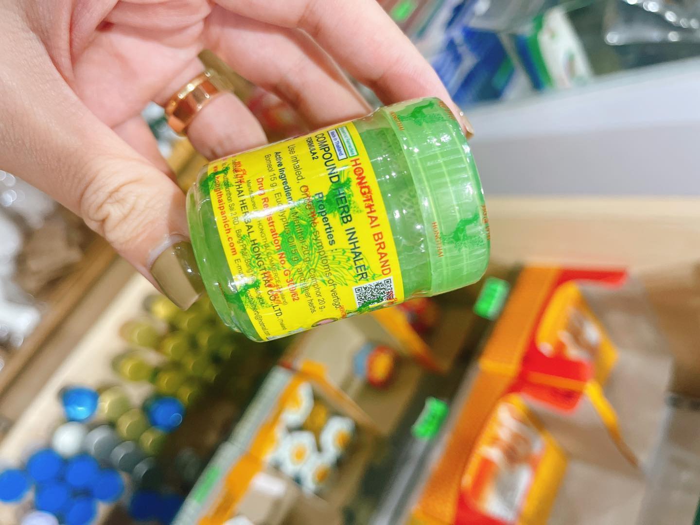 Dầu Hít Thảo Dược Hong Thai Thông Mũi Thái Lan