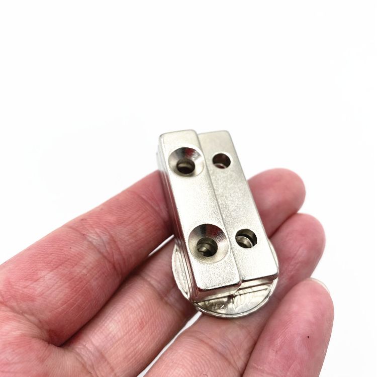 Nam châm vĩnh cửu 40x10x5mm có 2 lỗ bắt vít