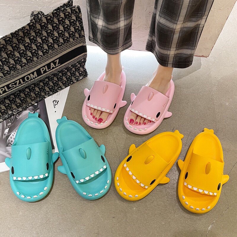 Dép Cá Mập 5 màu Full Size 36 đến 41 ( size bé lấy tăng 2 size sẽ vừa )