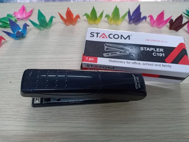 Bấm kim 10 stacom c101